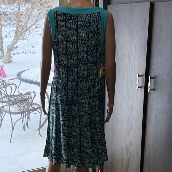 Teal and Black Sleeveless No Wrinkle Dress, Great for Travel, Medium - Picture 6 of 9